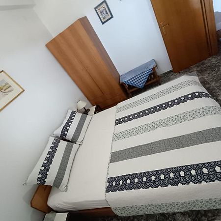Peristerianos Apartments เนอา สกีโอนี ภายนอก รูปภาพ