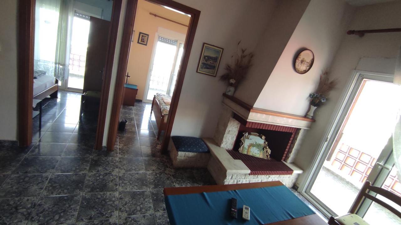Peristerianos Apartments เนอา สกีโอนี ห้อง รูปภาพ