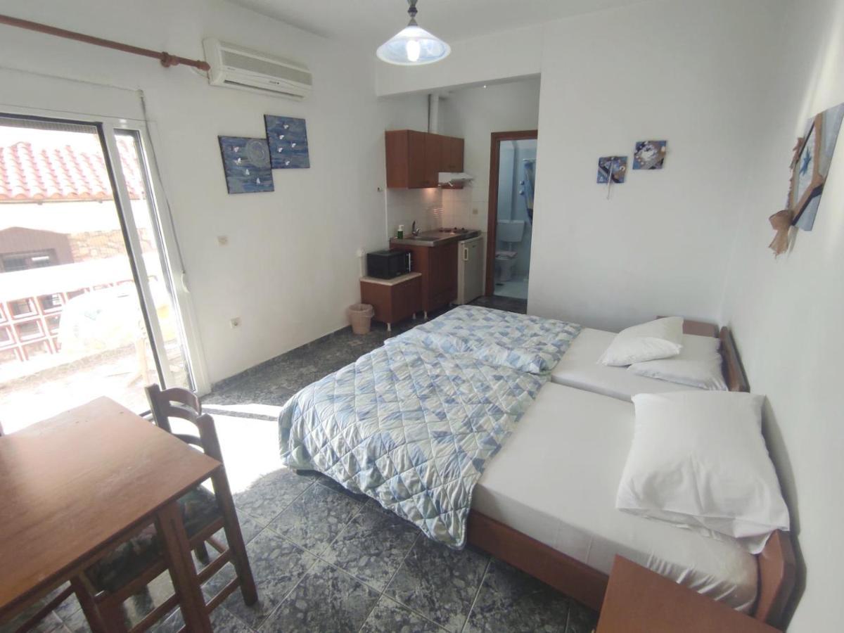 Peristerianos Apartments เนอา สกีโอนี ภายนอก รูปภาพ