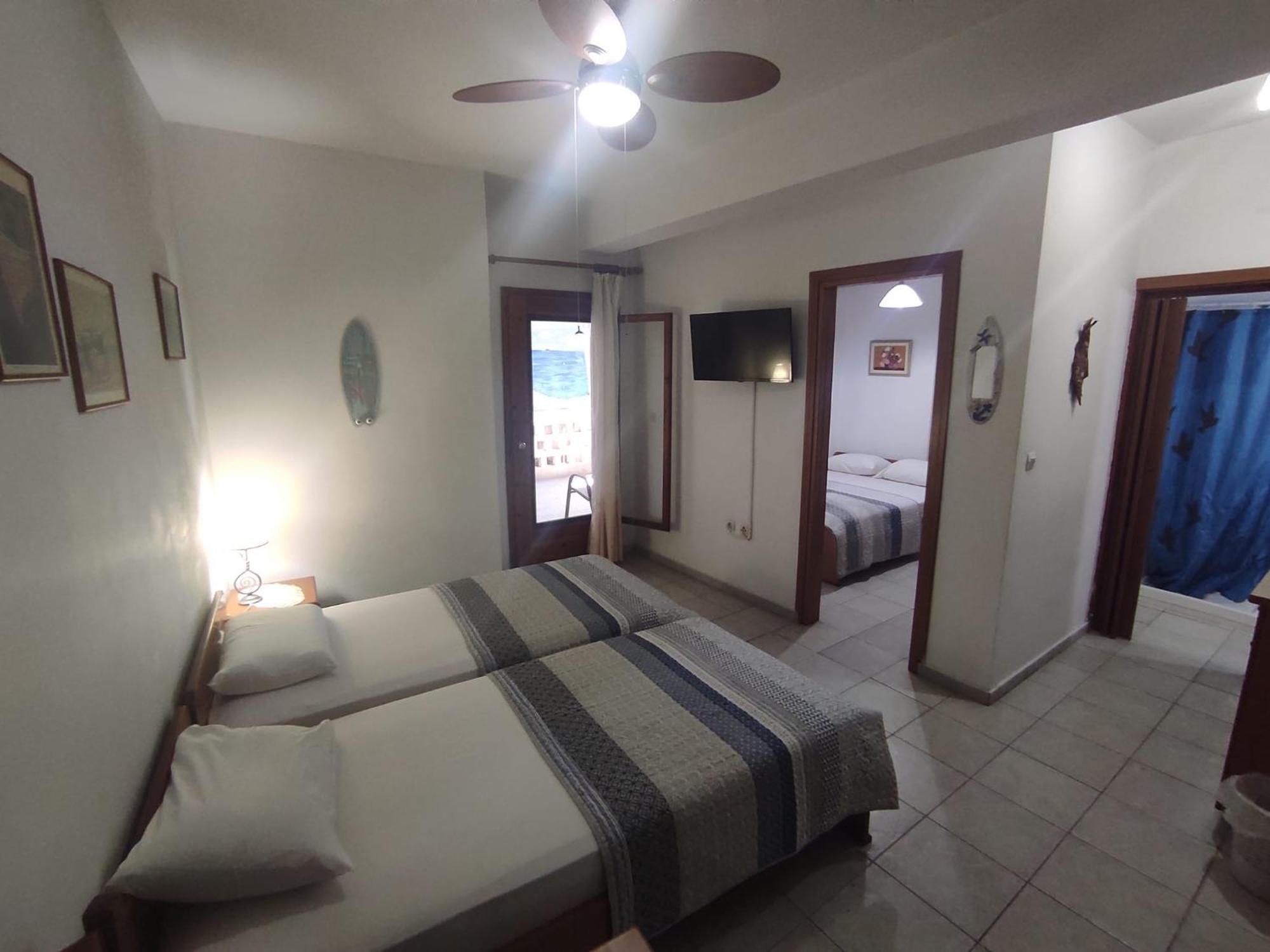 Peristerianos Apartments เนอา สกีโอนี ภายนอก รูปภาพ