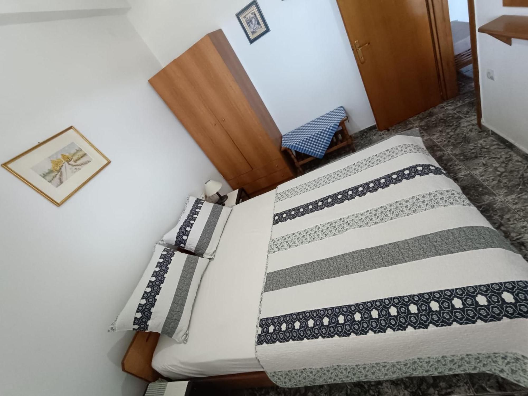 Peristerianos Apartments เนอา สกีโอนี ภายนอก รูปภาพ