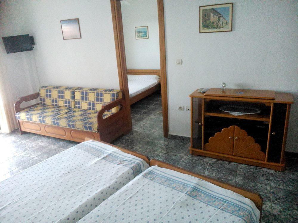 Peristerianos Apartments เนอา สกีโอนี ภายนอก รูปภาพ