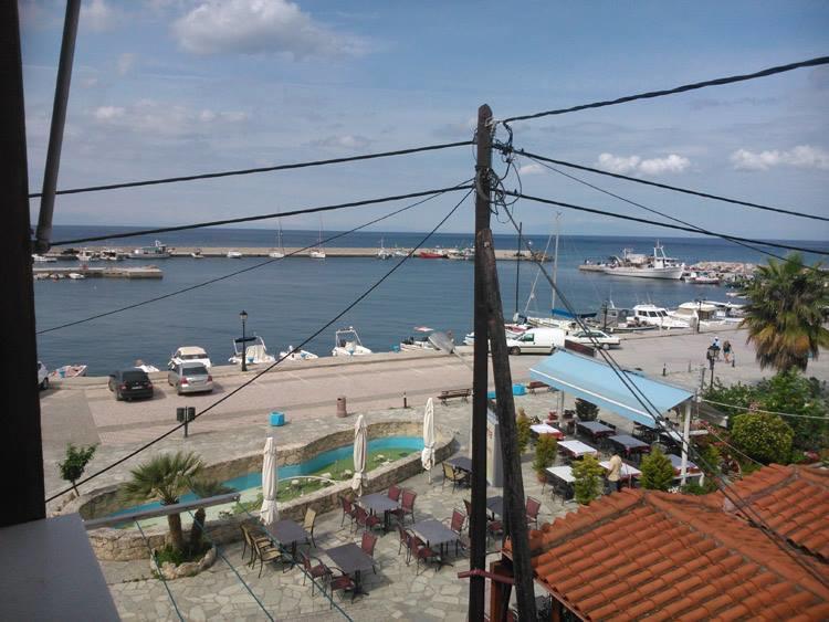 Peristerianos Apartments เนอา สกีโอนี ภายนอก รูปภาพ